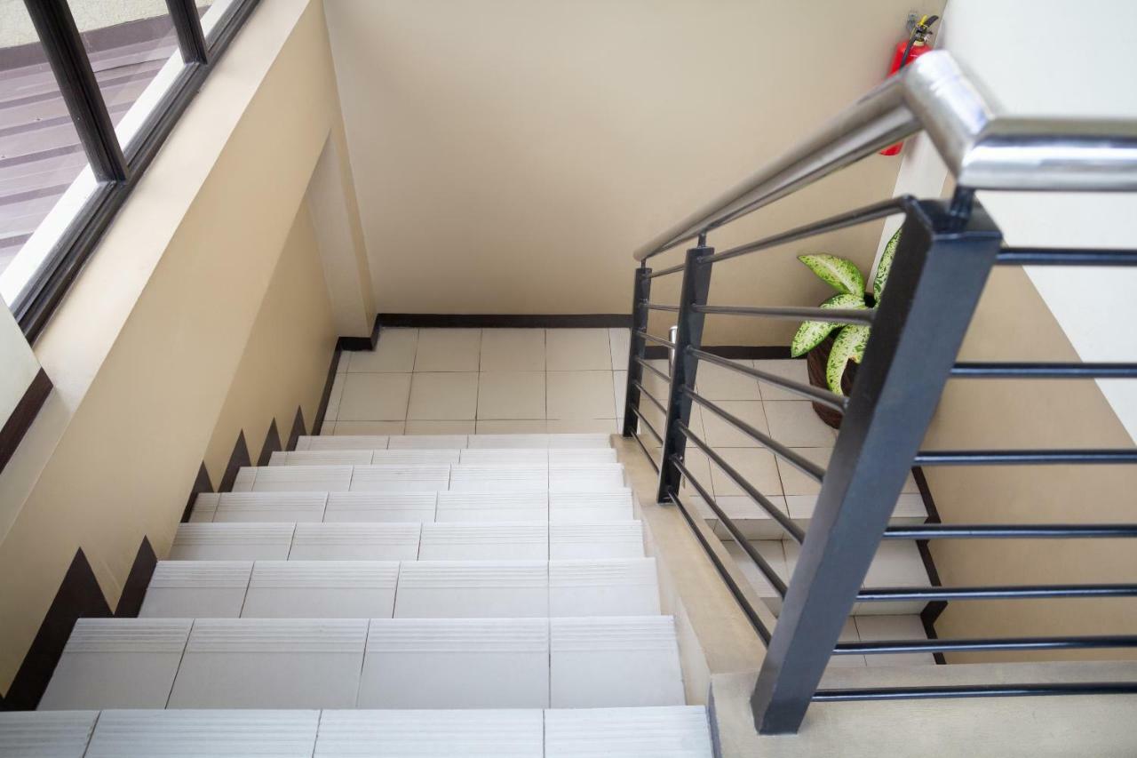 Oyo 153 Espacio De Clarita Hometel Davao Luaran gambar